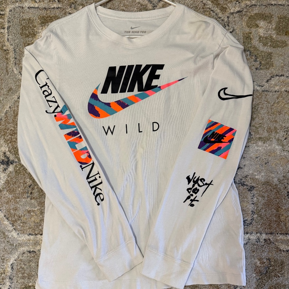 Men’s Nike - long sleeve shirt